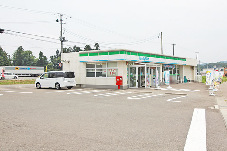 ファミリーマート泉根白石店 徒歩13分